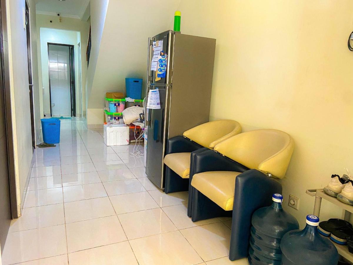 Aloha Guest House - 1 Male Only Tangerang Exterior foto
